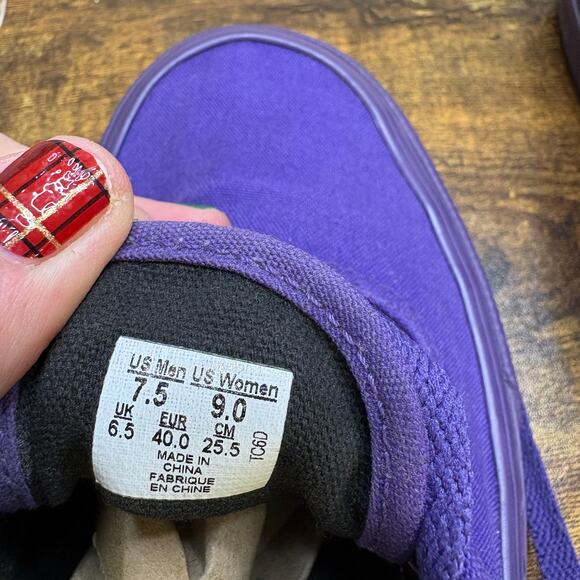 Vans Authentic Sneakers Mens 7.5 Womens 9 Monochrome Purple Shoes Low Top Skater - Picture 7 of 9